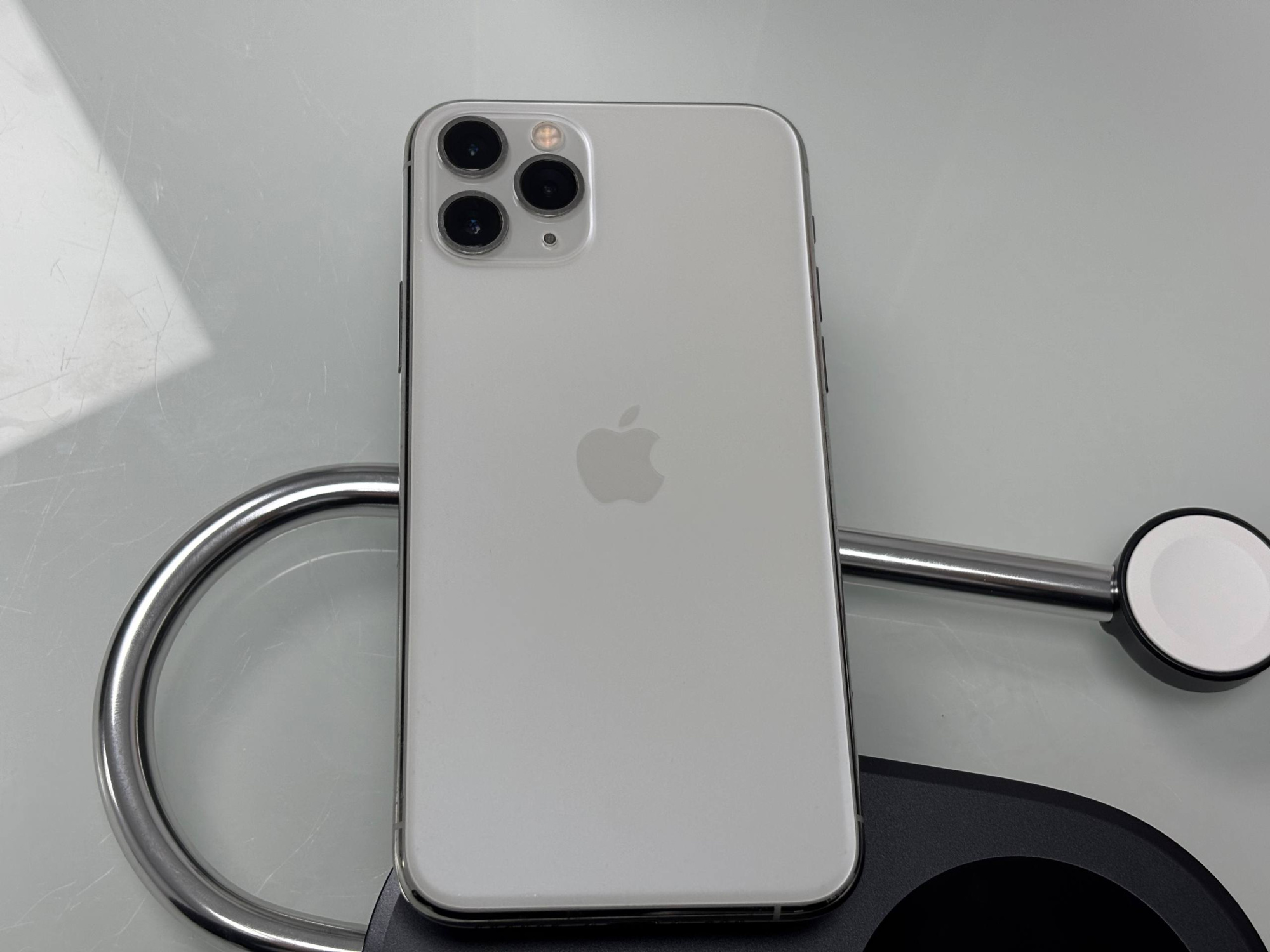 iPhone 11 Pro 64Гб (69%) Серебристый - Б/У ★★★☆☆