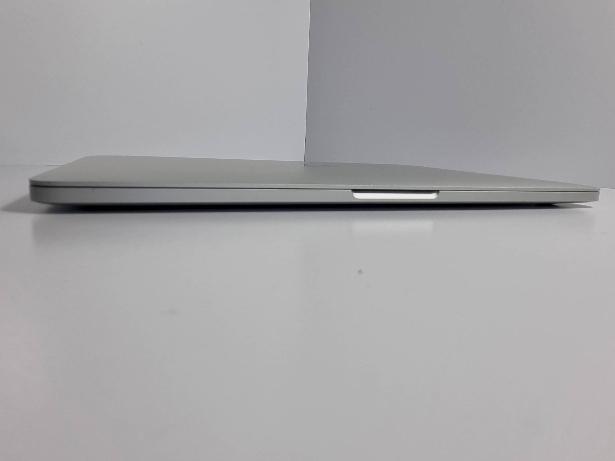 MacBook Pro 13" Touch Bar and Touch ID, 2017, Core i5 3,1Ггц/16Гб/512Гб SSD, 395 циклов / без коробки, Серебристый - Б/У